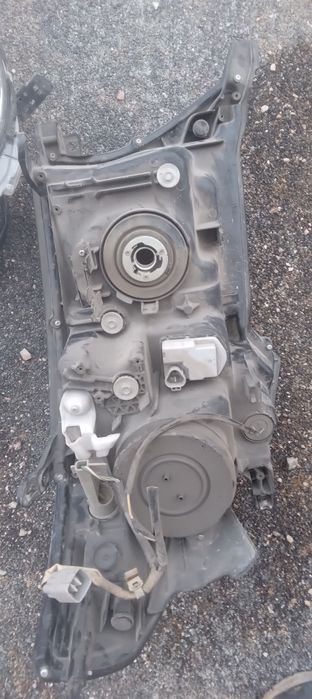 Фары на тойоту 200