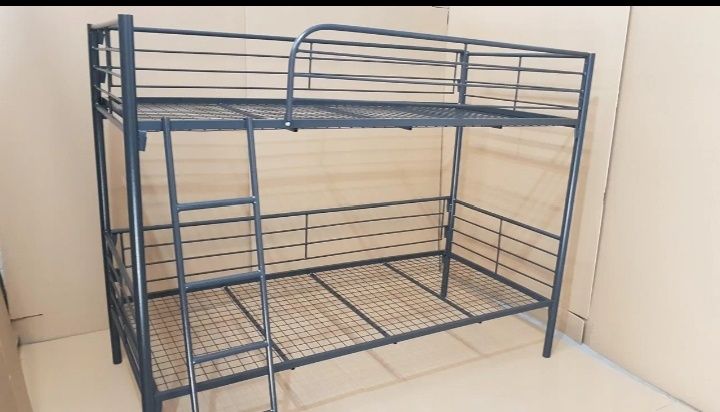 Двухъярусный металлический крепкий кровать