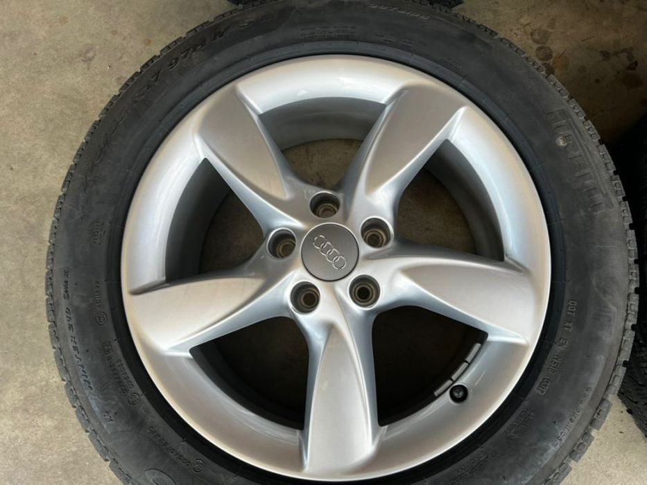 vand jante noi originale Audi A6,A4 pe 17” cu anvelope noi de iarnă