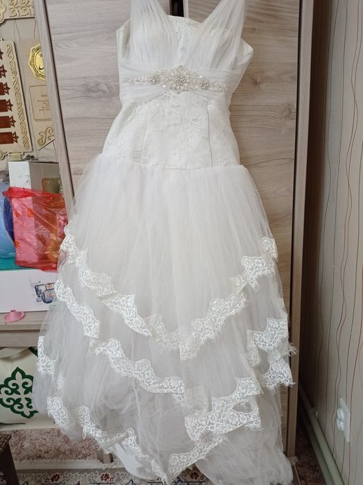 Свадебное платье. Одевали только 2 раза.