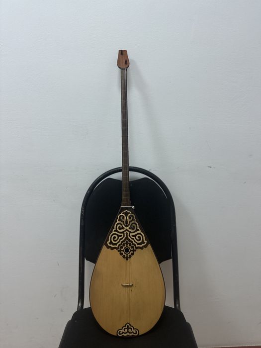 Кәсіби концерттік Домбыра Конкурстарда ойналып жүрген