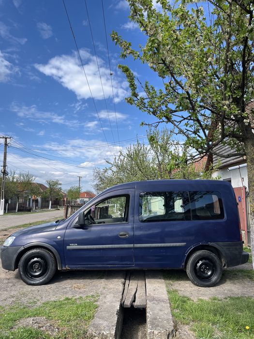 Vând opel combo-c