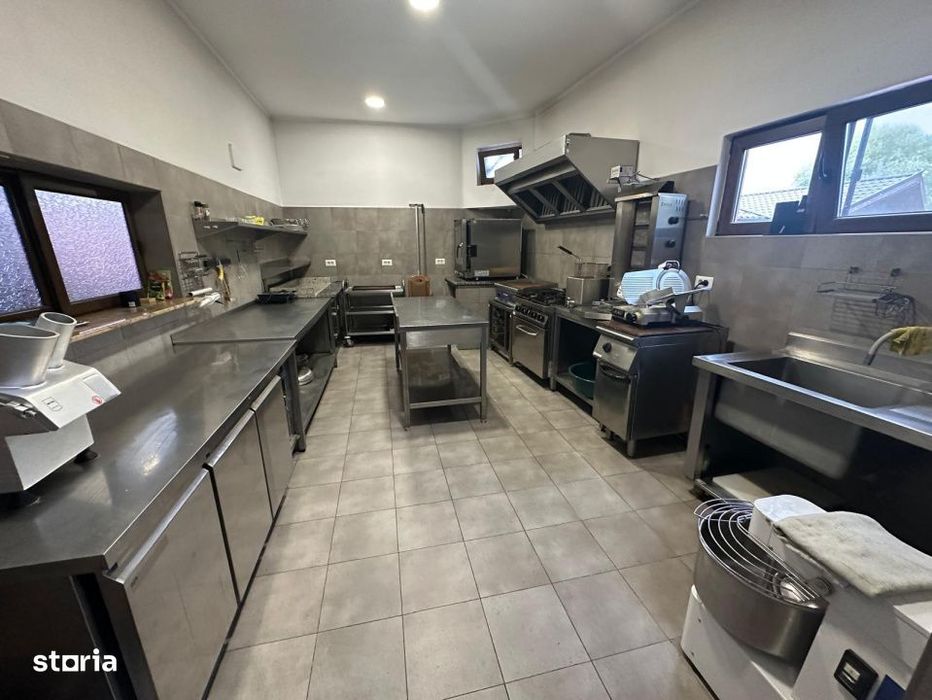 Casa 240 mp utili, 5000 mp teren + afacere la cheie, restaurant, zona