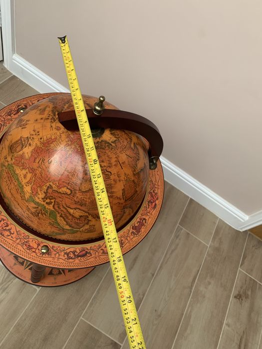 Glob bar cu suport pentru sticle si pahare