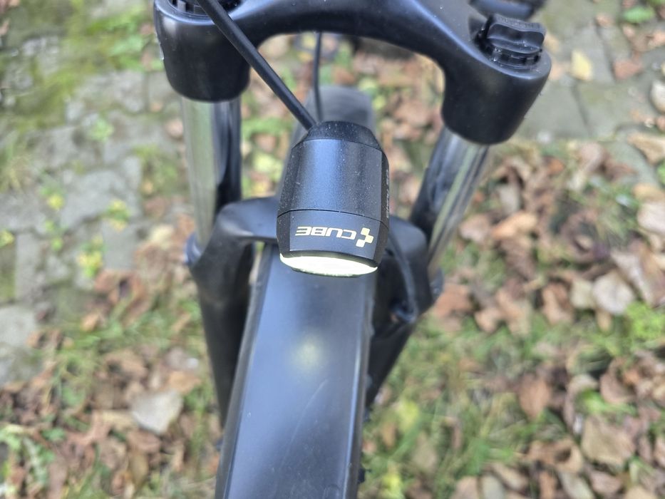 Bicicleta electrica CUBE