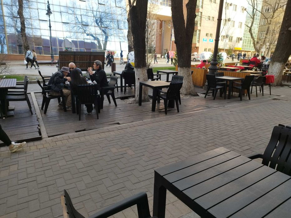 Столы ,стулья для кафе