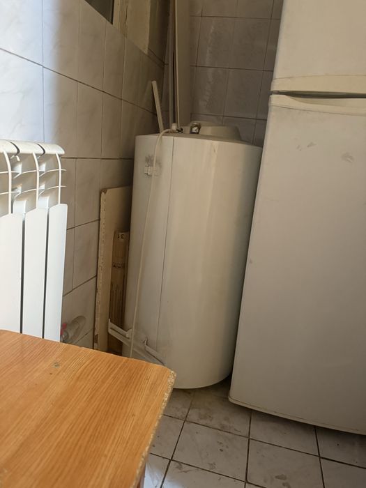 продам бойлер и холодильник