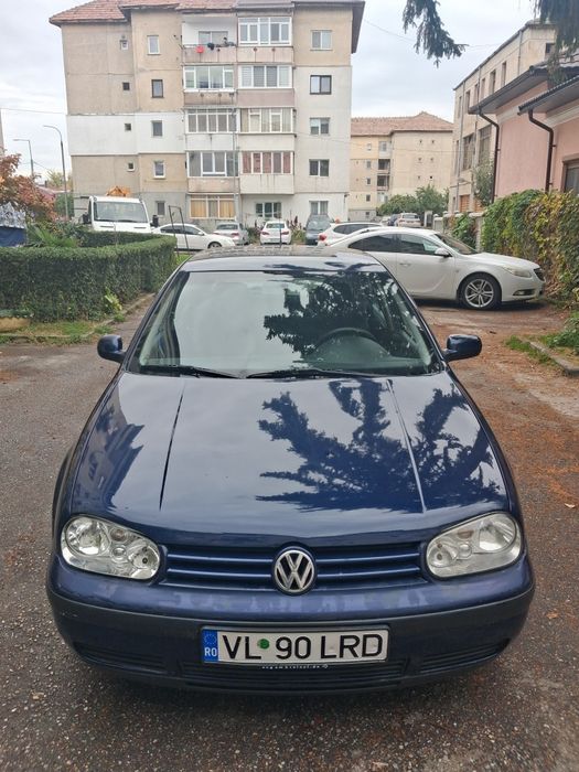 Volkswagen Golf 2002 benzină, 1.006 € — imagine 1