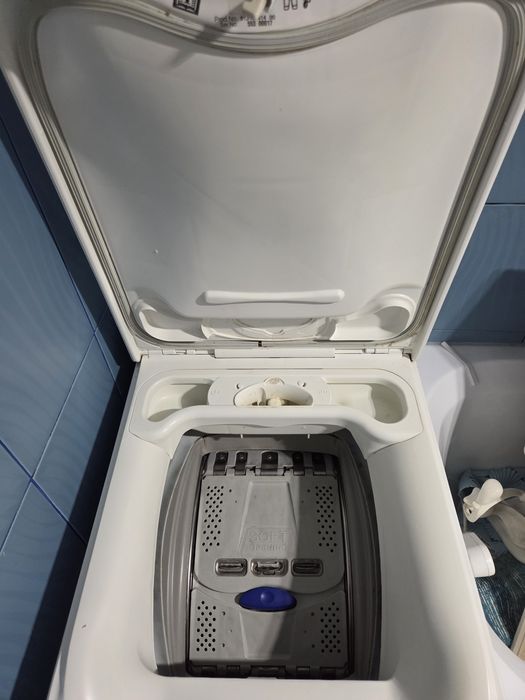 Mașina de spalat verticala Electrolux