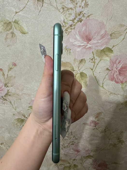 Продам айфон 11 в хорошем состоянии