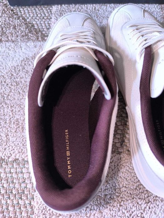 Tommy Hilfiger original, marimea 41, impecabil!!!