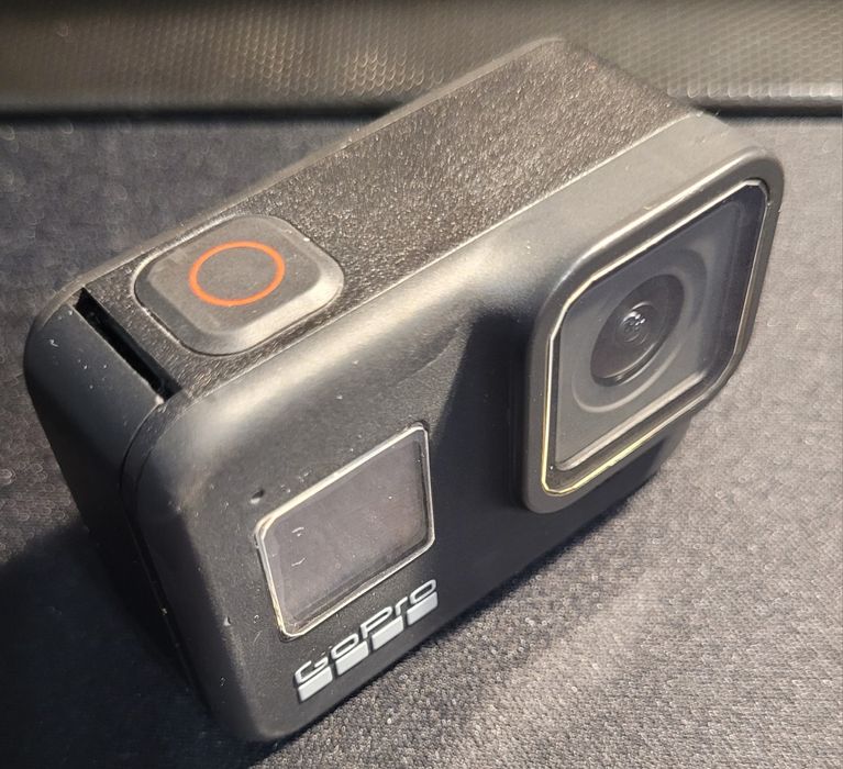 Vând GoPro hero 8 + card 128Gb