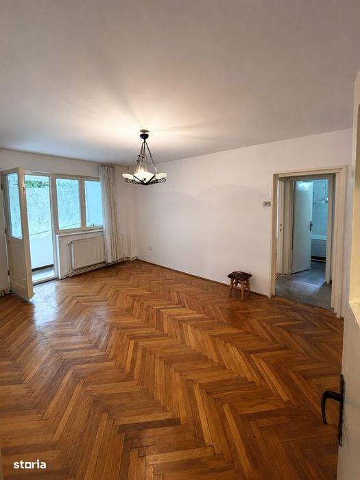 De Vanzare Apartament cu 2 camere zona Obor