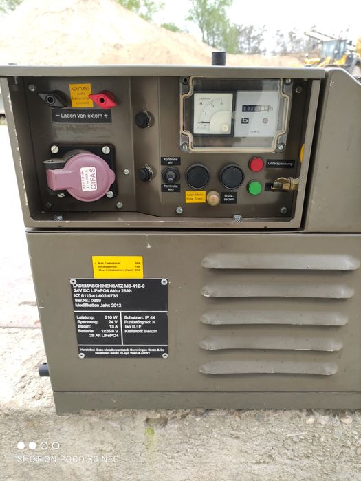 Хибридна станция за осигуряване на 24 волтово захранване.