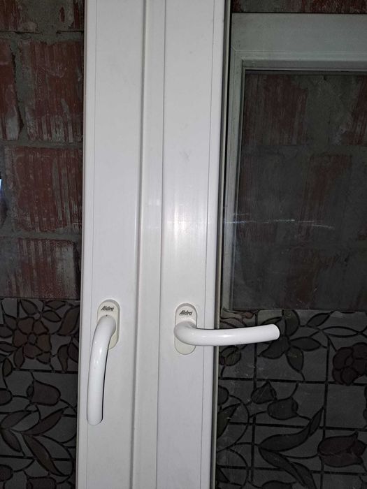 Geam termopan PVC / L = 2000mm, h = 1200mm, caseta jaluzea 200mm