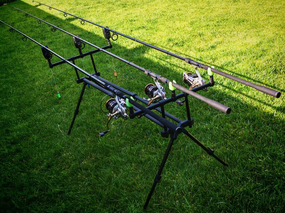 Шарански Комплект с 3 Шарански Въдици OSAKO Super Rod Carp 3.60м + 3 Макари SAIMINO 14000 + Сигнализатори с Обтегачи OSAKO K5 3+3 +Шаранджийска стойка