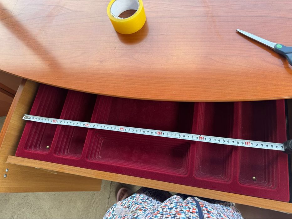 Шкаф из вишневого дерево