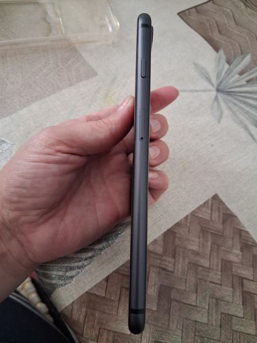 ПРОДАМ Айфон 8 плюс