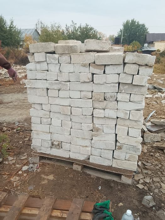 Продам кирпичи,б/у