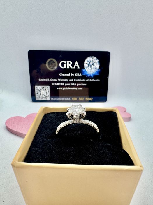 Сребърен пръстен с мойсанит ( диамант) 1 карат