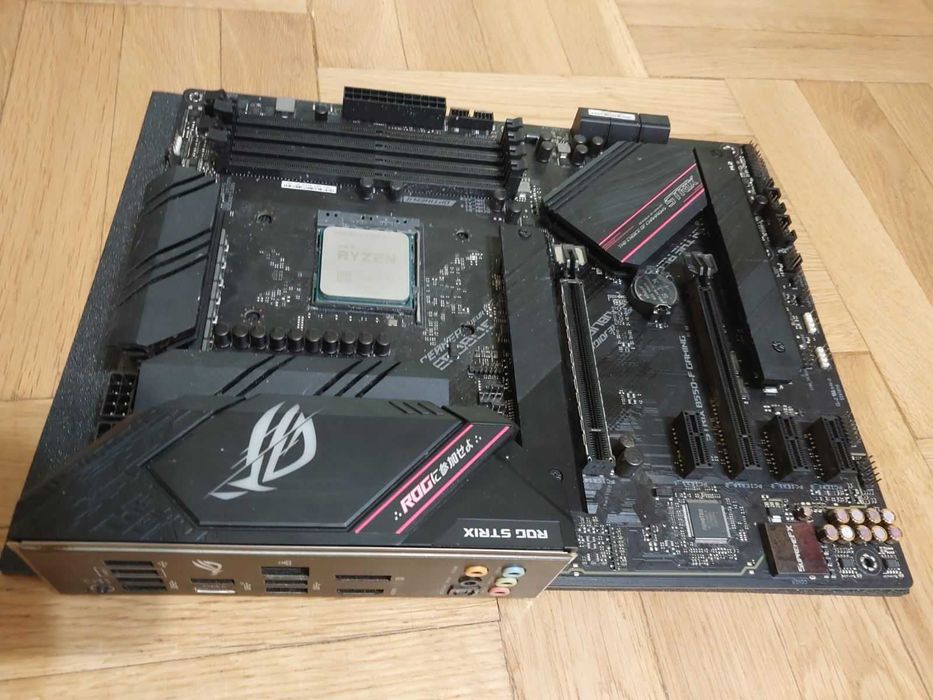 AMD Ryzen 5 5600X + Asus Rog StriX B550-F Gaming