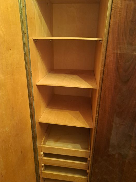 Продам шкаф 10 тысяч