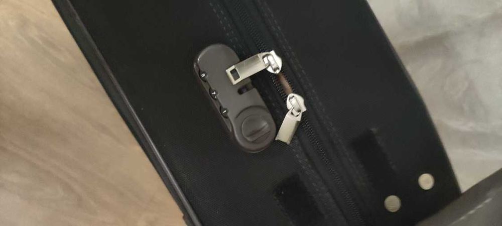 Чемодан отличного качества