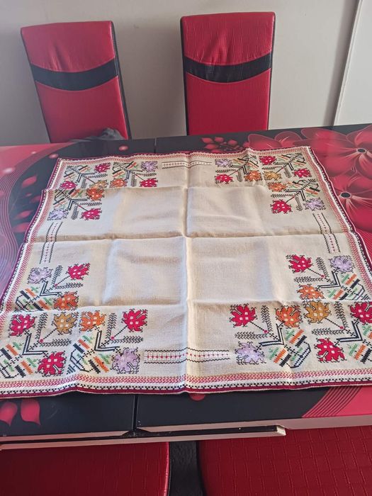 Ръчно изработени карета и възглавници за колекционери