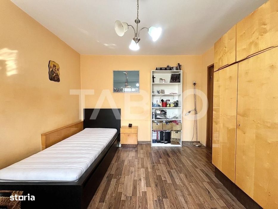 Apartament cu 3 camere de vanzare in Manastur izolat 2 balcoane boxa