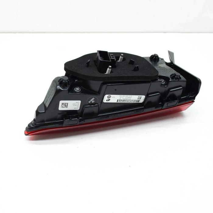 Нов оригинален вътрешен десен стоп VW Tiguan IQ Light 5NA945308H