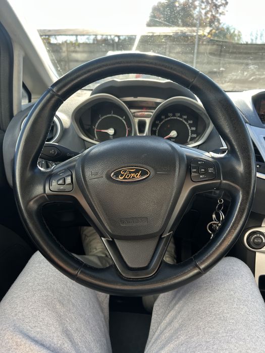 Ford Fiesta Econetic 2011 1.6 TDCi 105 CP