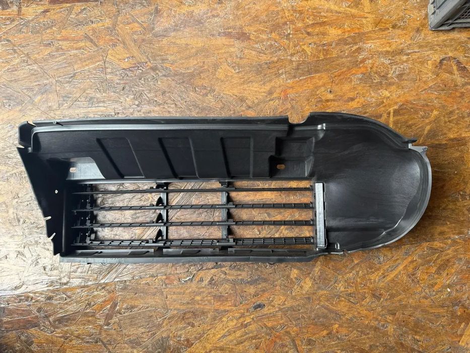 VOLET/GRILA ACTIVA CENTRALA BARA FATA INTERIOR DUSTER III /3