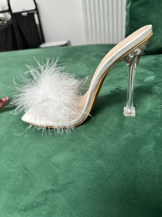 Papuc cu puf speciali