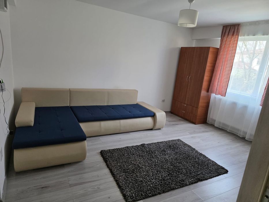 Închiriez garsonieră in bloc nou cu loc de parcare