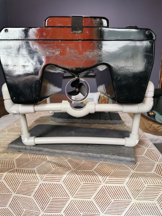 Стойка за лодка за захранване