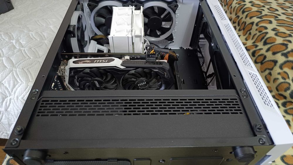 геймърски компютър Core i5-10400f -  GTX 1660 Ti - 32GB - Z490