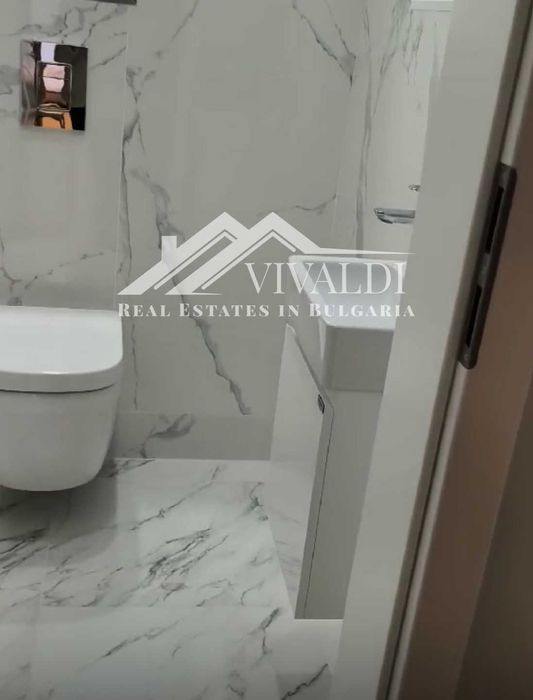 Продава се Тристаен апартамент в Варна, Бриз - 125 кв.м за 1469 €/кв.м - Снимка #8