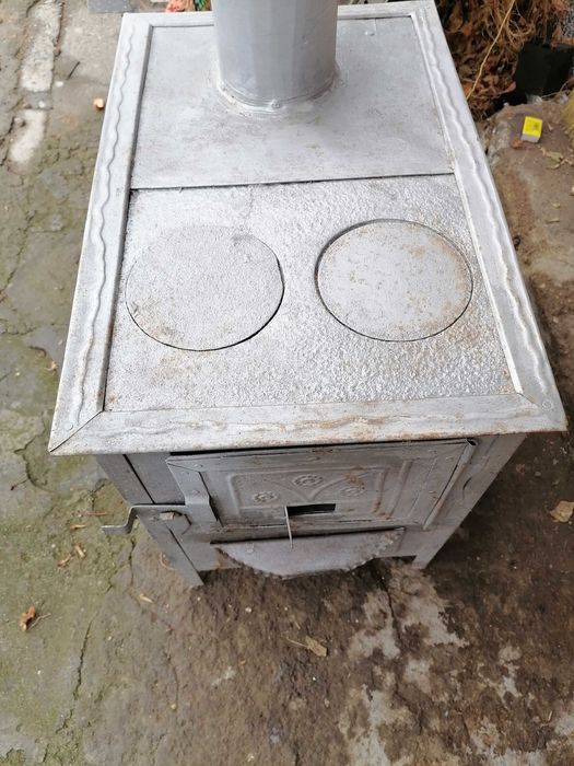 Малка печка на дърва