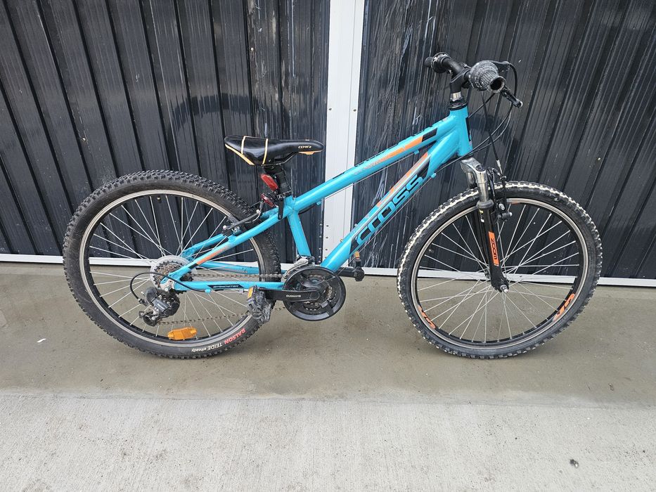 Продавам детцки велосипед крос