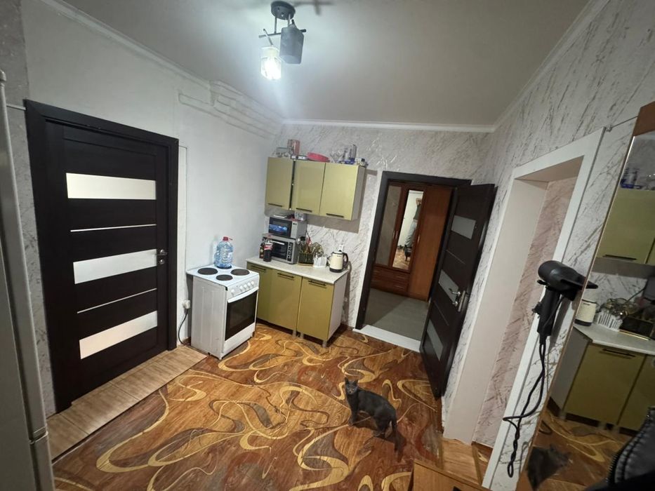 Продается 3х комнатная район 10 школы