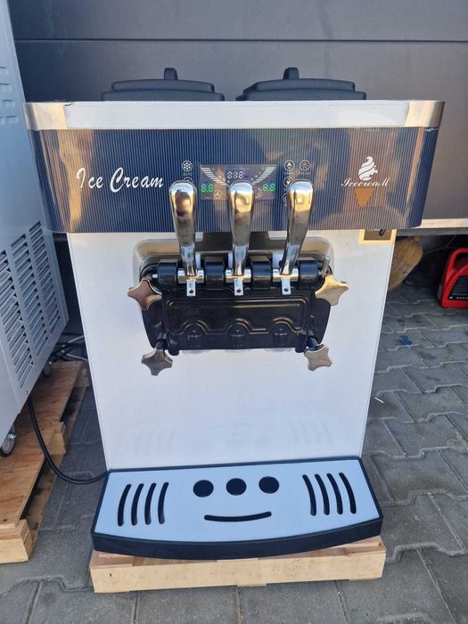 Masina de inghetata 2+1 Arome 220V 2400W NOUA Transport Gratuit