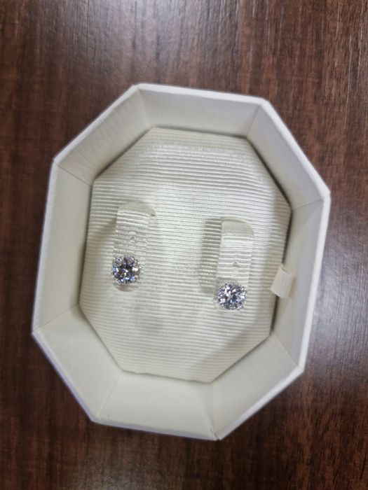 Обеци Swarovski Stilla stud earrings
Round cut, White, Rhodium plated