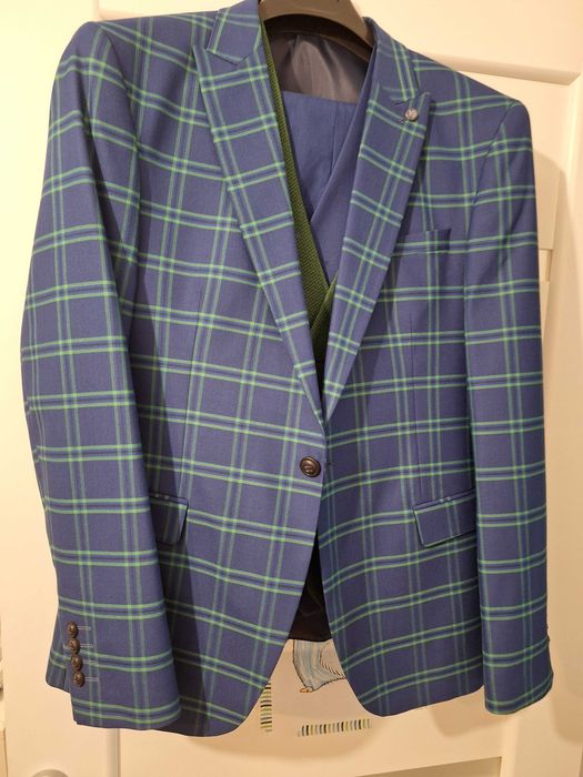 Costum barbati marime 52