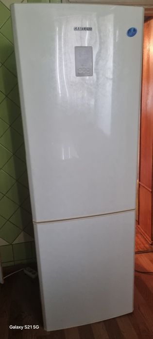 Срочно продам холодильник самсунг