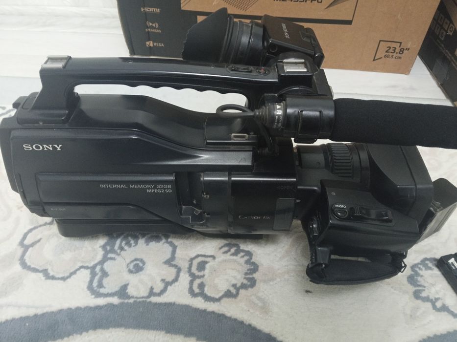 Продается видеокамера sony dcr-sd1000