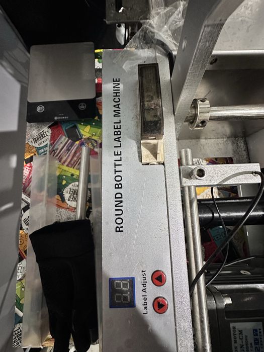Instalatie etichetare semi-automata