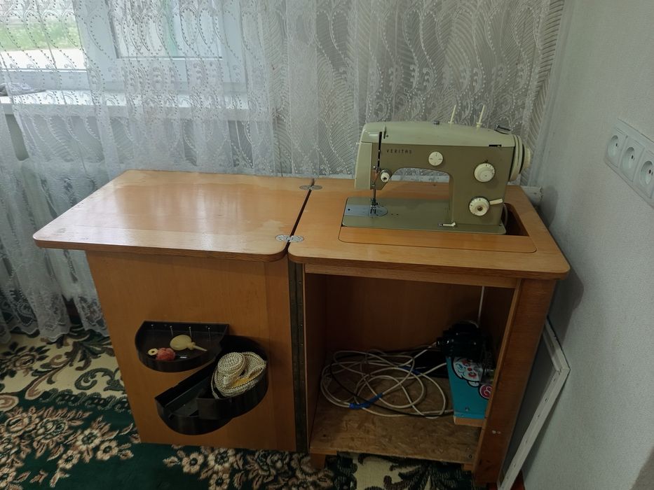 Старинная швейная машина