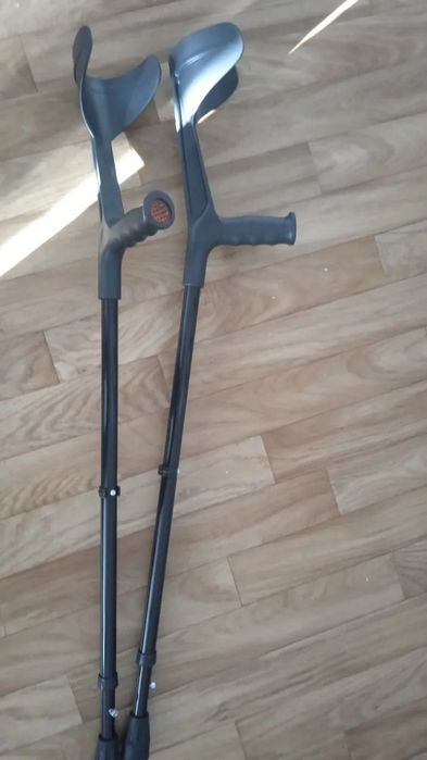 Костыли с подставкой