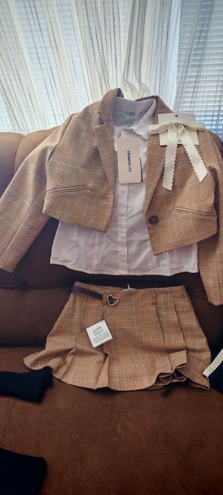 Официален комплект Zara, размер 6-7, момиче