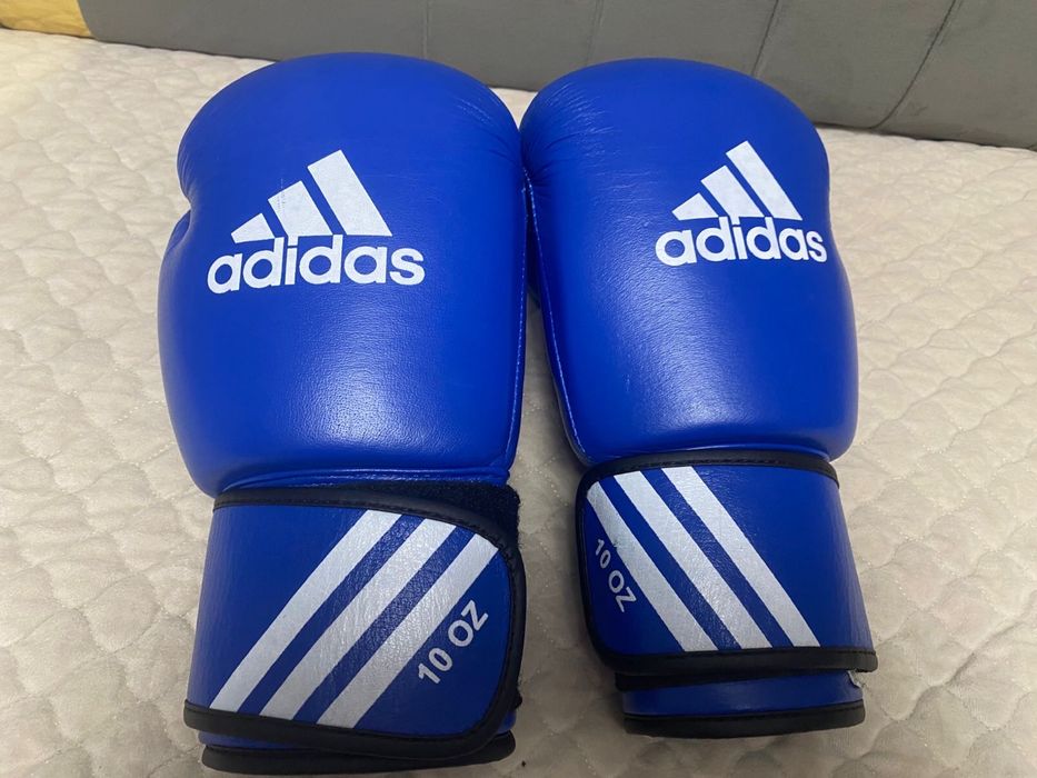 Боксерские перчатки новые кожаные